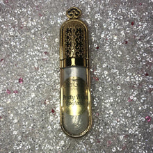 Load image into Gallery viewer, XO Lipgloss Royalty - Pearls