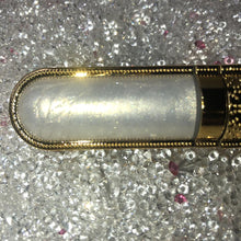 Load image into Gallery viewer, XO Lipgloss Royalty - Pearls