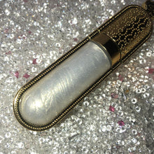 Load image into Gallery viewer, XO Lipgloss Royalty  - Pearls
